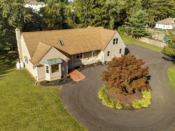 70 Lathrop St, South Hadley, MA 01075