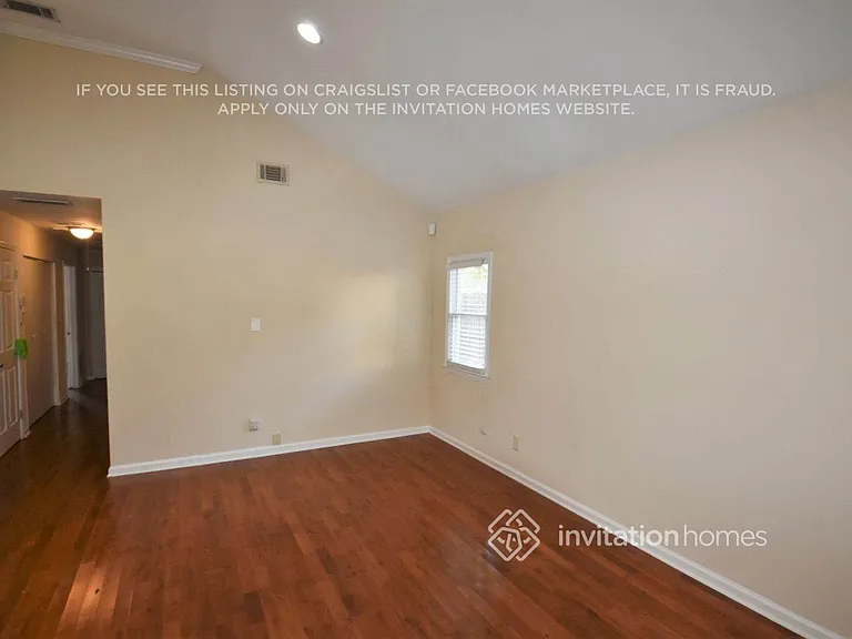 1551 New St NE — Photo 3