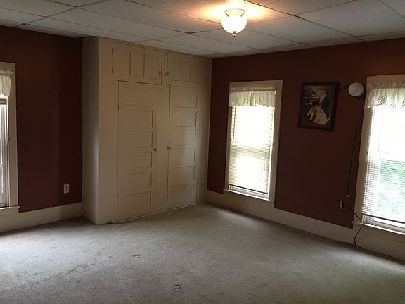 4th image of 534 W Lincoln Way