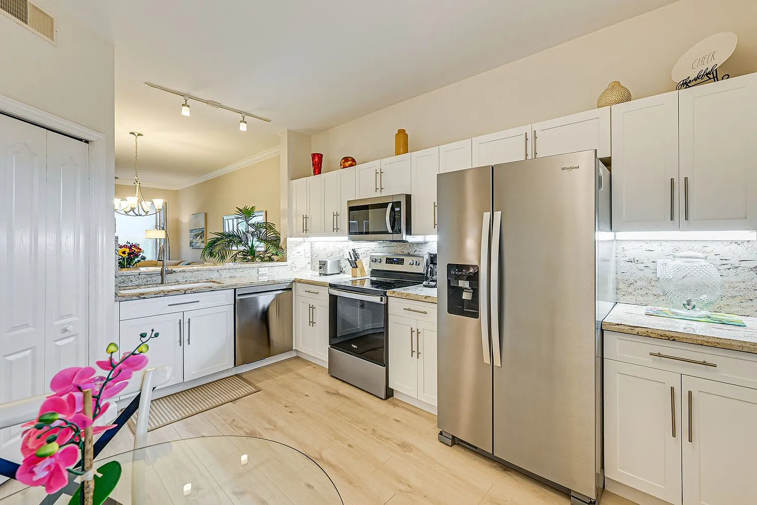 2 bed, 2.0 bath, 1431 sqft, $2,967 — Photo 3