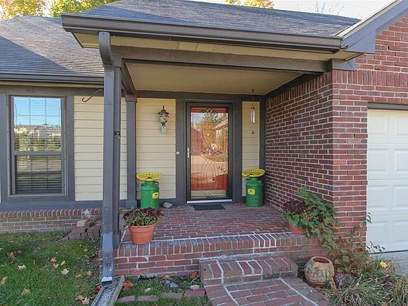 2nd image of 3011 Buckmoor Pkwy