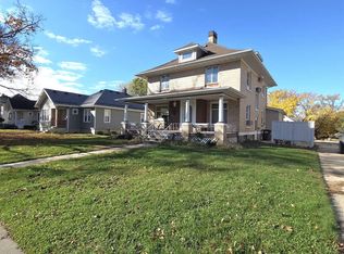 910 Washington St, Eldora, IA 50627