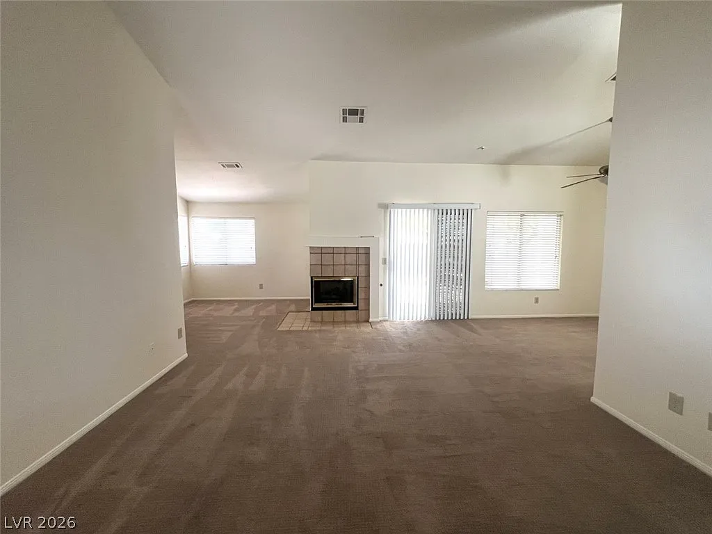 2 bed, 2.0 bath, 1247 sqft, $1,575 — Photo 3