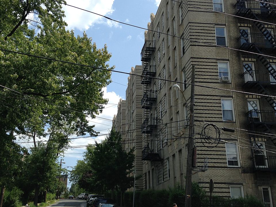 1st image of 30 Daniel Low Ter APT 3P