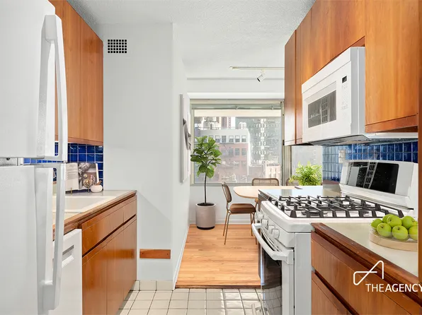 170 Park Row image 5 of 8