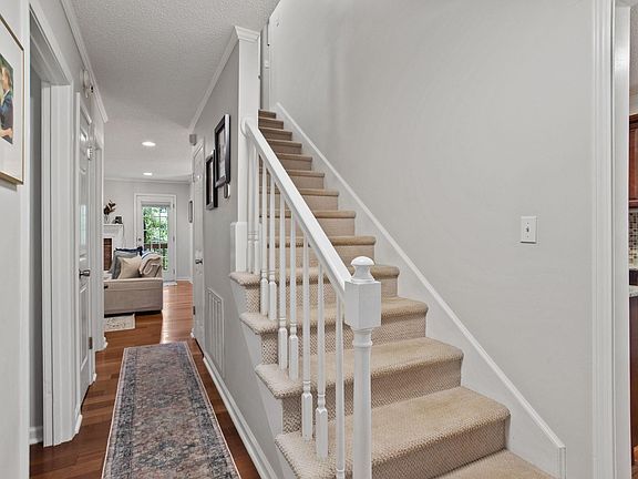 4th image of 900 N Main St Unit 31