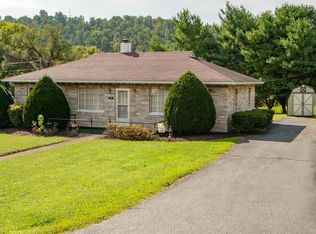 32 Court St, Lovingston, VA 22949