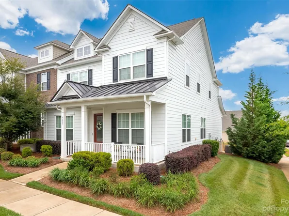 9227 Gladden Hill Ln, Pineville, NC 28134