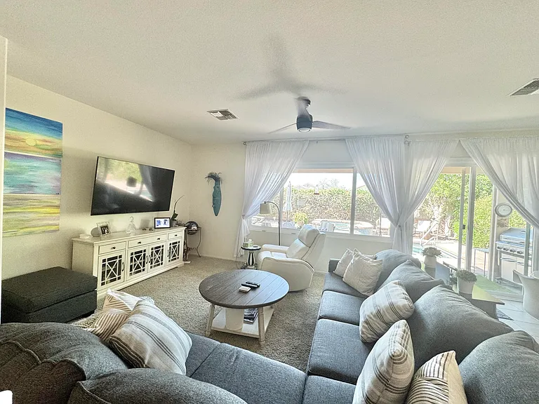 78322 Vinewood Dr — Photo 11