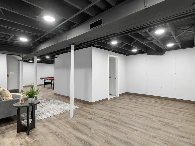 424 W Avery St — Photo 35