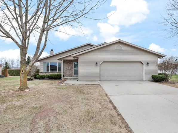 3358 Kimberly CIRCLE, Manitowoc, WI 54220