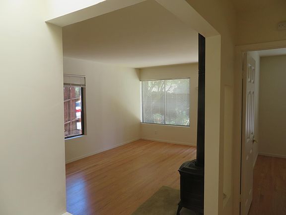 5th image of 5955 N Arlington Blvd