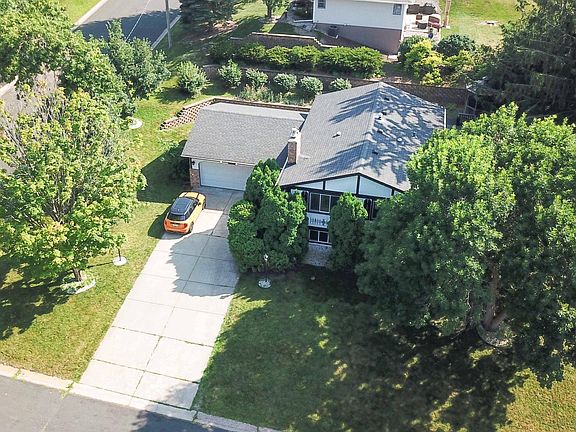 3rd image of 1290 Polk Pl NE