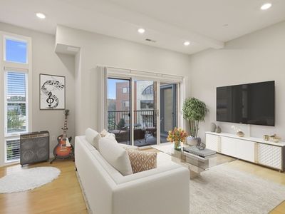 17 Holland St #301, Somerville, MA, 02144