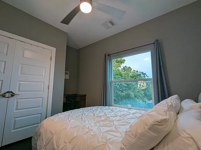 7612 Providence Ave #B — Photo 12