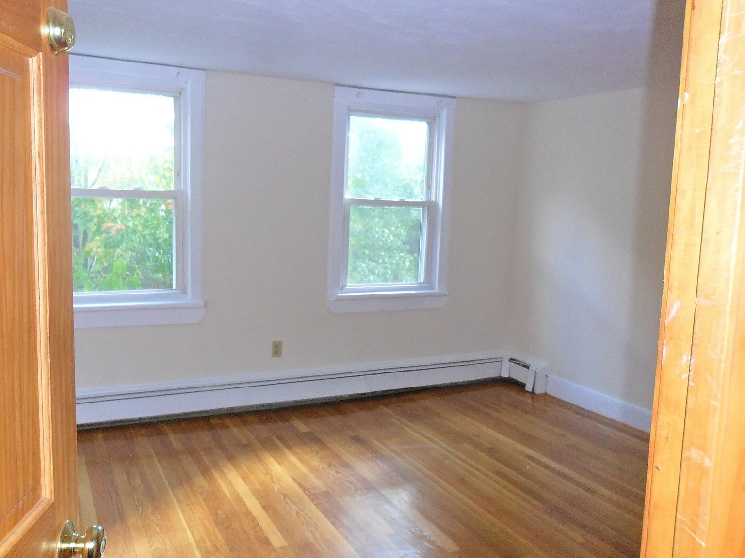 2 bed, 1.0 bath, 750 sqft, $2,200 — Photo 2