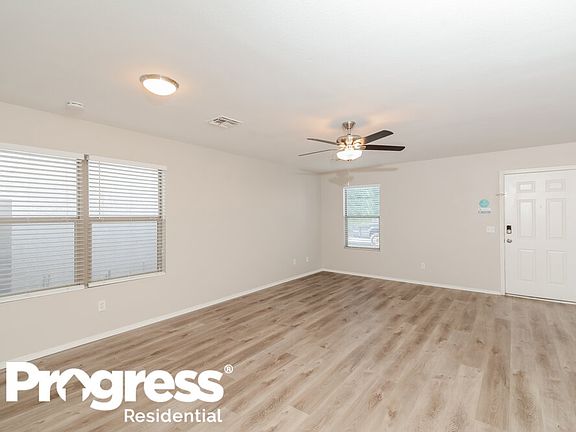 4th image of 11830 W Windrose Ave