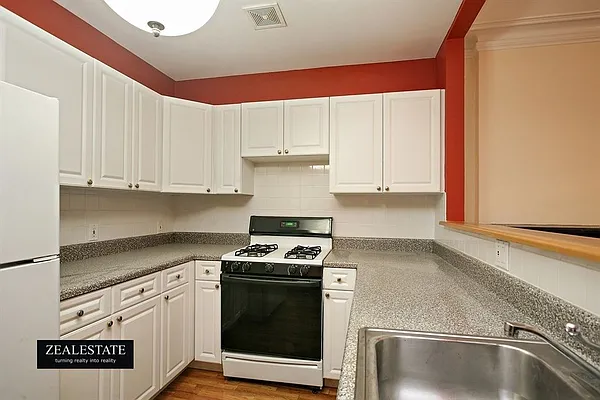 Rented by ZealEstate Group Inc | media 29