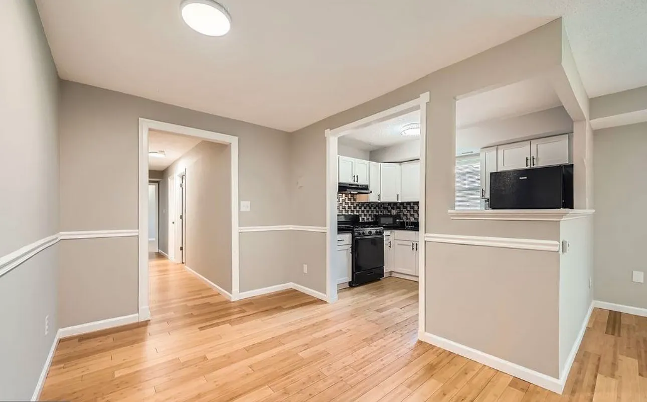 2 bed, 1.5 bath, 918 sqft, $2,200 — Photo 4