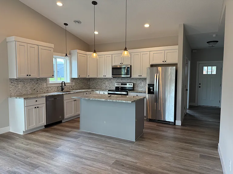 1223 Wisteria Ln — Photo 6
