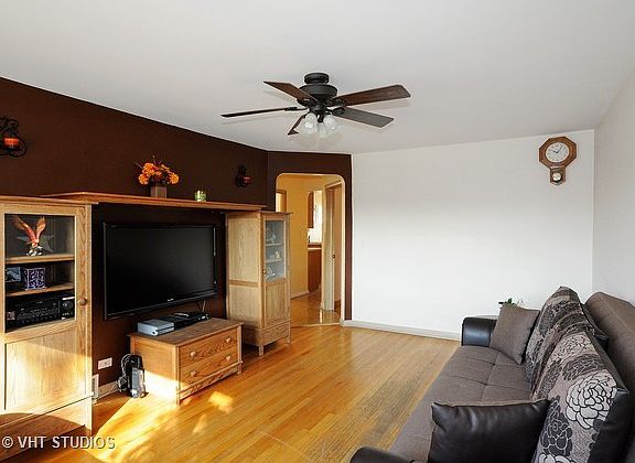3rd image of 7538 W Winnemac Ave
