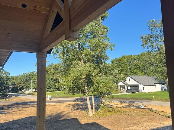 4th image of 6009 Savannah Way #33