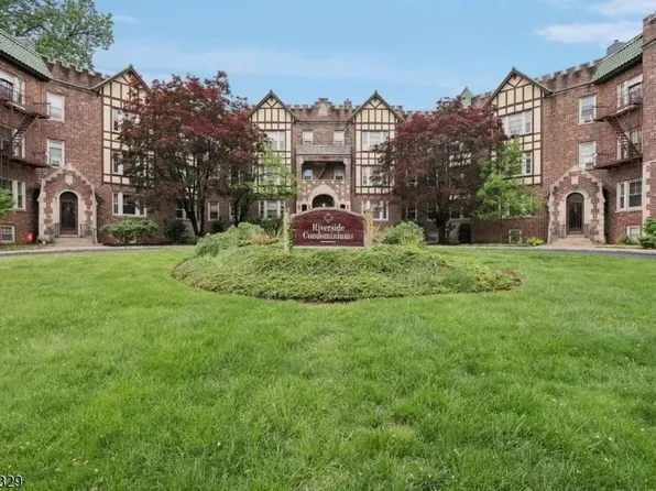 4 Riverside Dr APT 302, Cranford, NJ 07016