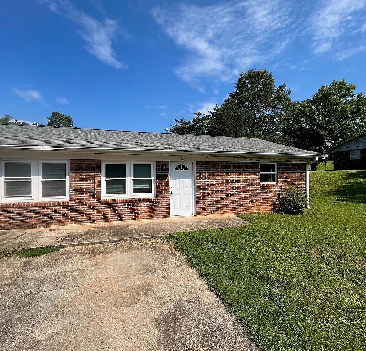 2 bed, $900 — Photo 1