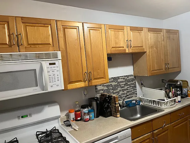 2330 Linwood Ave #4F — Photo 11