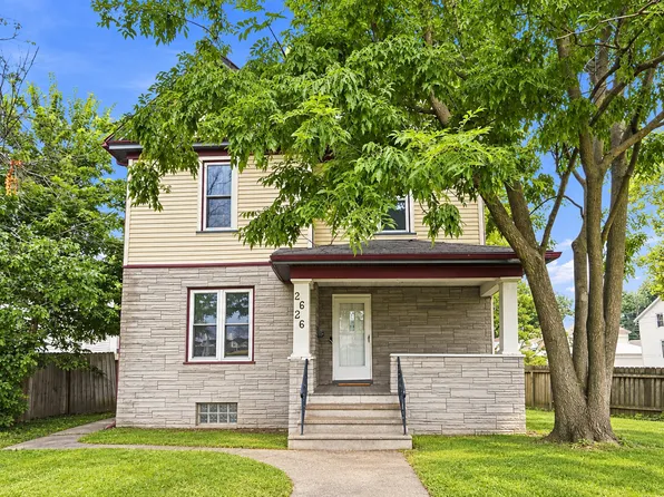 2626 Brady St, Davenport, IA 52803