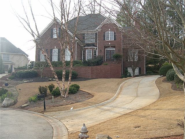 1st image of 4000 Honeytree Ln NE