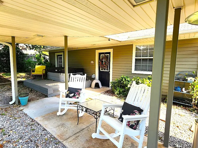 517 S Flood Ave — Photo 32