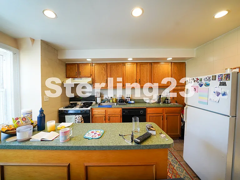 21-50 29th St #2 — Photo 3