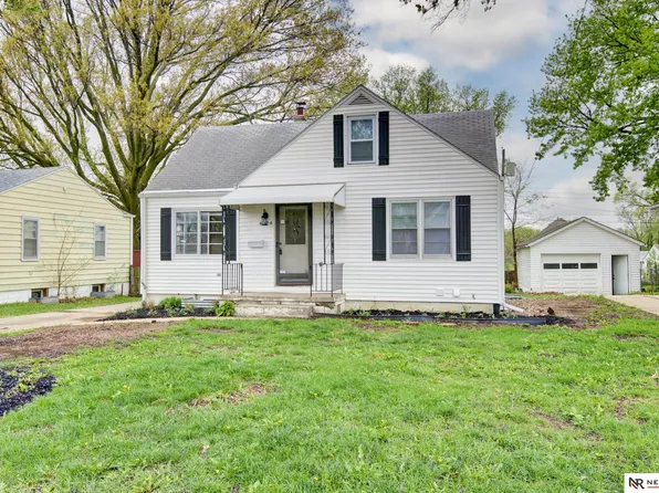 6324 N 38th St, Omaha, NE 68111