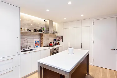 Rented by R New York