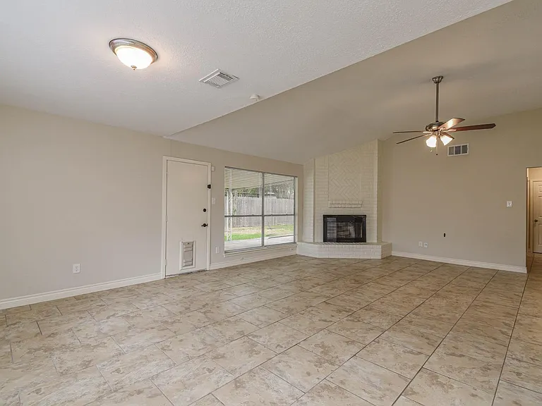 4922 Bridgemont Ln — Photo 4