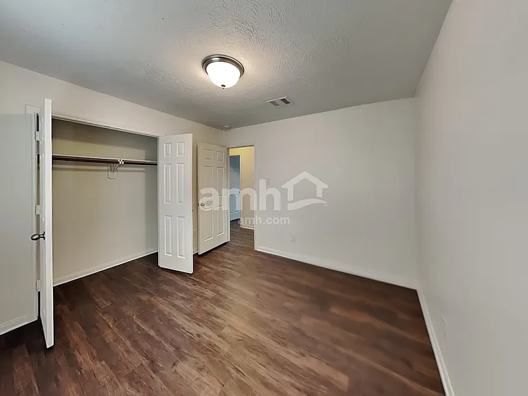 3919 Hawthorn Glen Ct — Photo 15