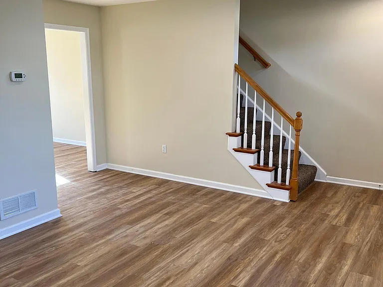4171 Kittatinny Dr — Photo 5