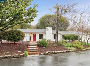 11 Hacienda Cir, Orinda, CA 94563