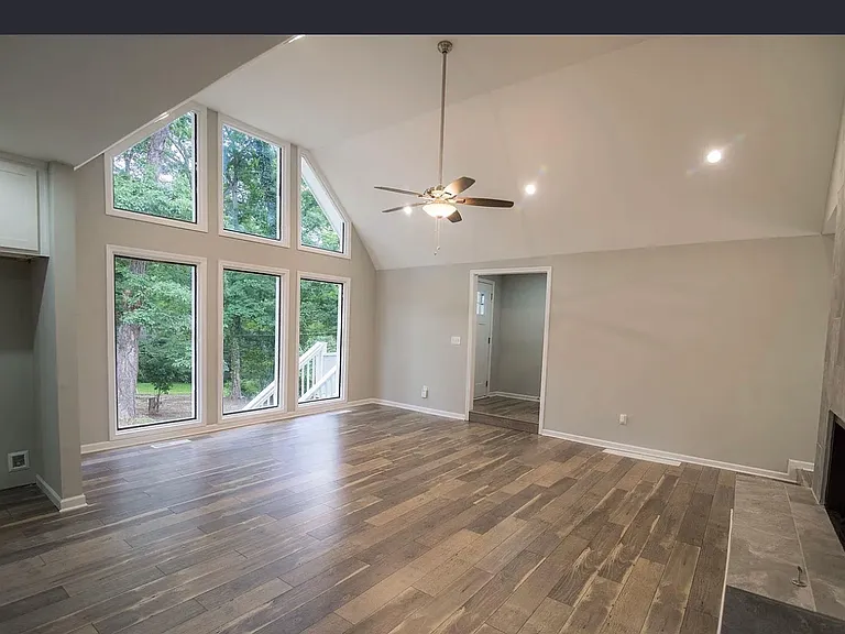 3255 Village Glen Trl — Photo 4