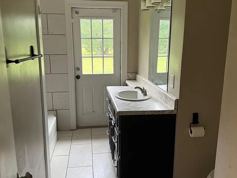 115 S Rosewood Dr — Photo 11