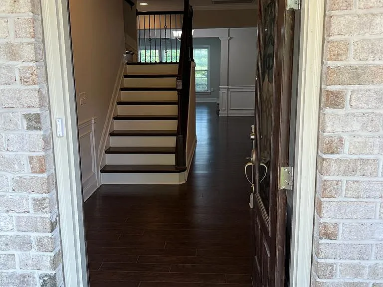 405 Bent Tree Ln — Photo 2