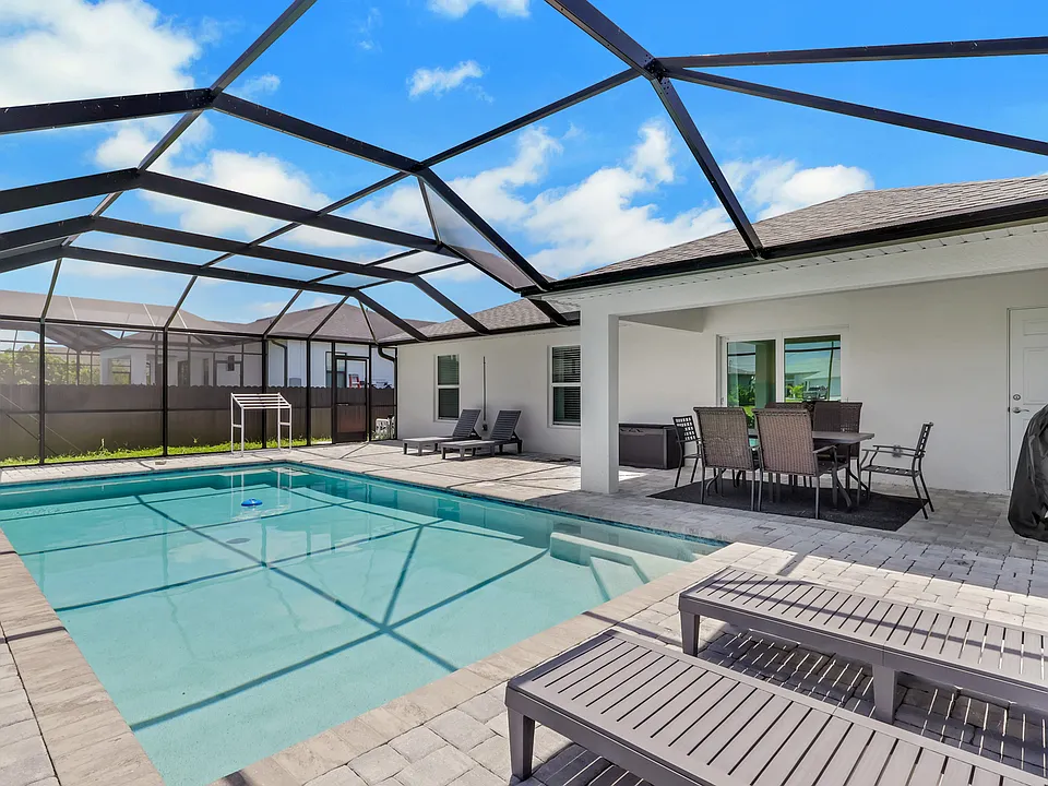 2101 NW 4th St