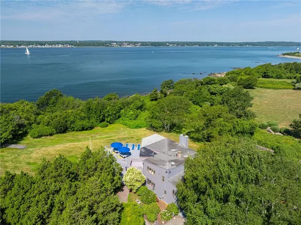 76 Battery Ln, Jamestown, RI 02835