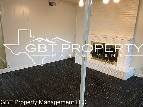 4th image of 1826 Sayles Blvd