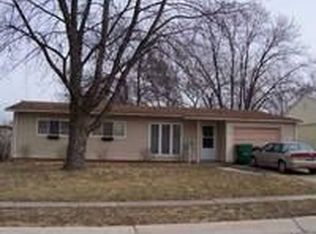 439 Kingston Dr, Romeoville, IL 60446