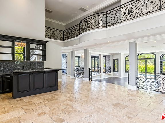 4th image of 2959 Beverly Glen Cir