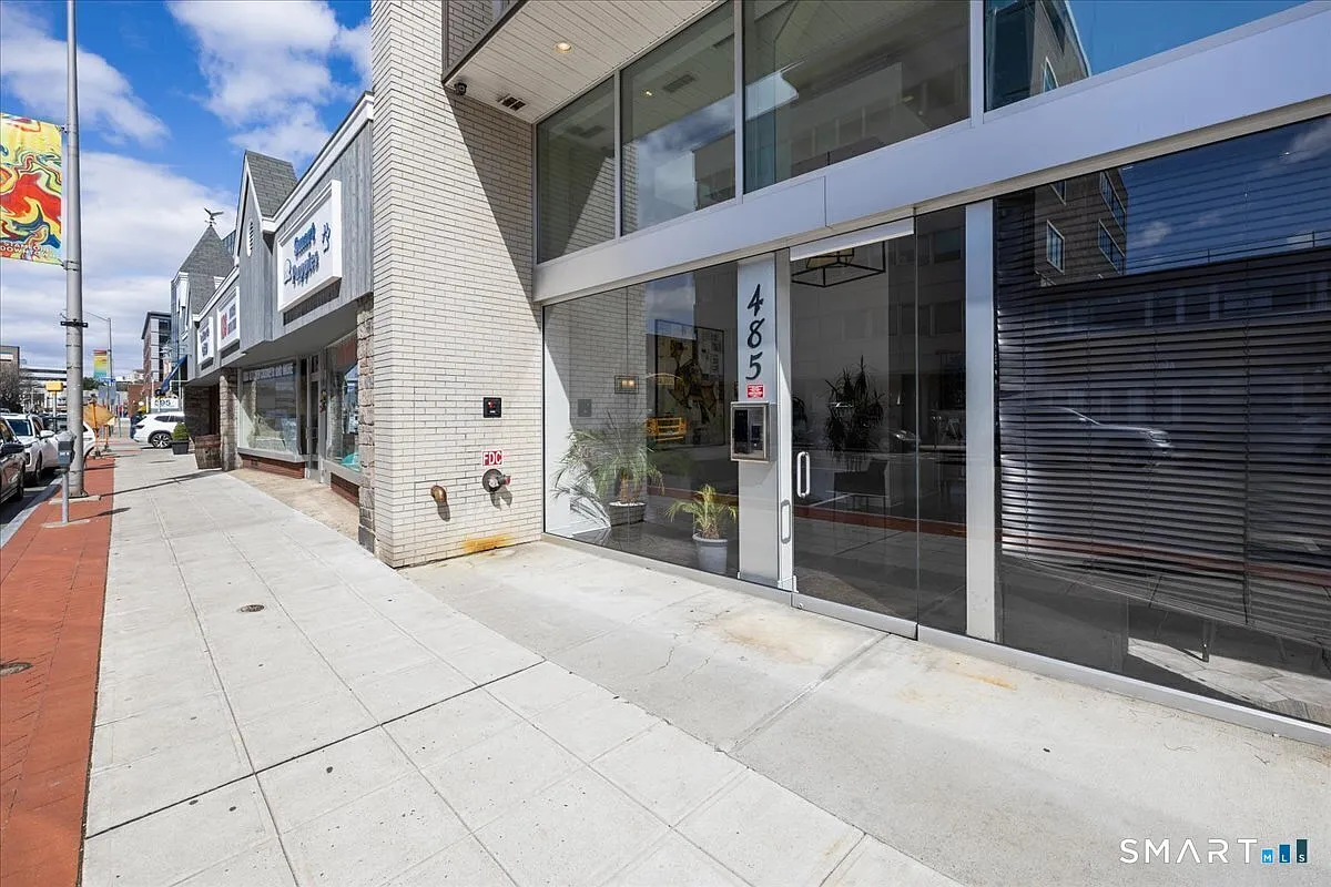 1 bed, 1.0 bath, 650 sqft, $2,350 — Photo 1