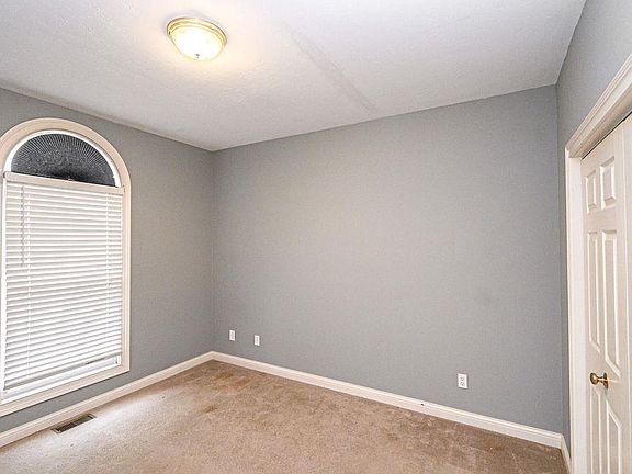 3rd image of 4005 Pine Lake Ct