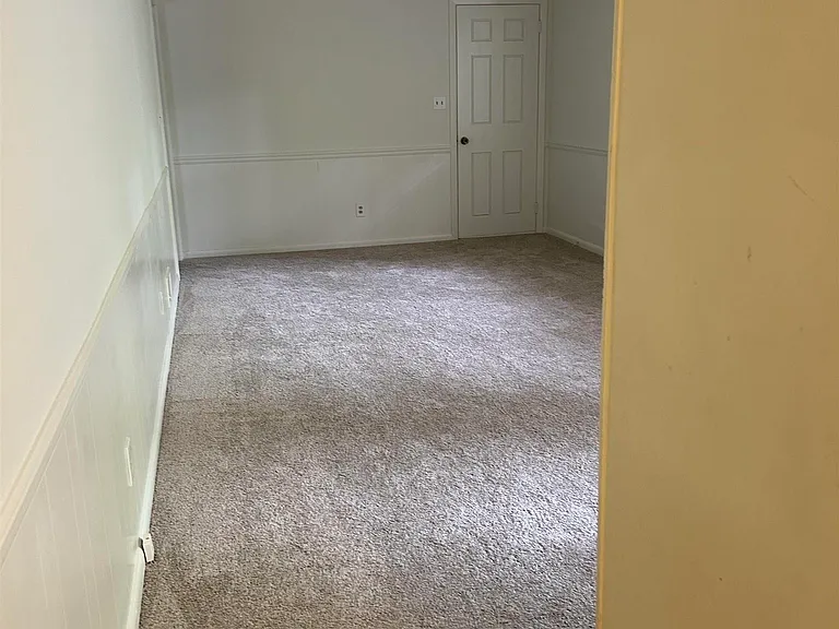 531 Tinker St — Photo 4